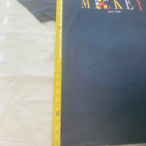 Disney Mickey Mouse T-shirt, men’s large - Picture 5 of 7